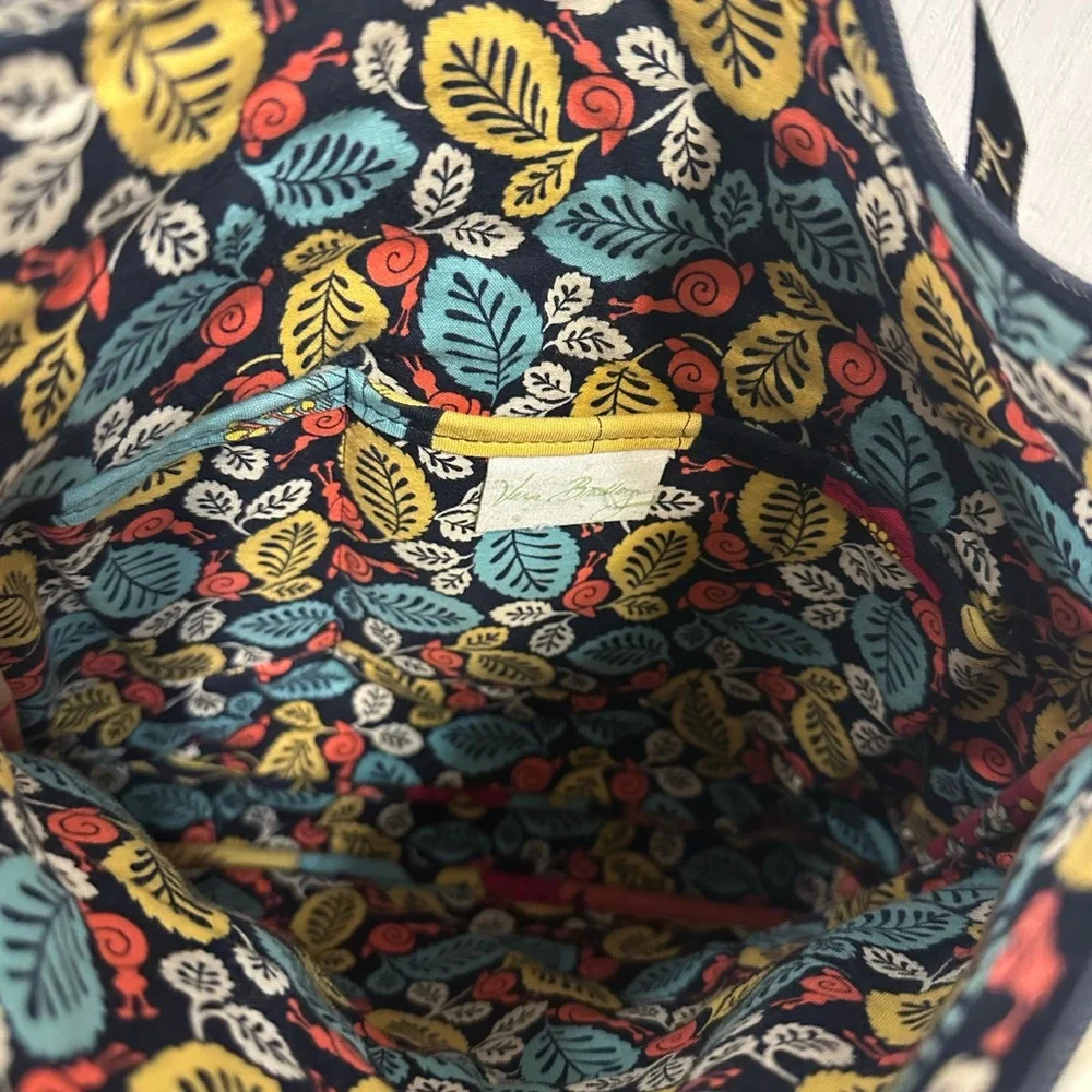 Vera Bradley Happy Snails Crossbody Shoulder Bag Retired 10 X 10.5 - Picture 7 of 9